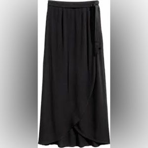 Brand New With Tags Never Worn! H&M Long Wrap Front Skirt in Black Size 4
